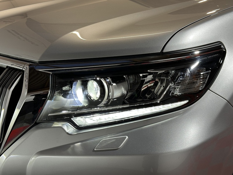 Toyota Land Cruiser D Invincible - U1245