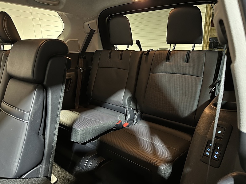 Toyota Land Cruiser D Invincible - U1245