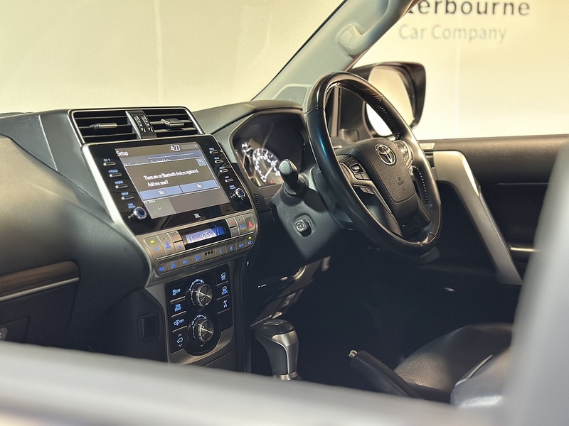 Toyota Land Cruiser D Invincible - U1245