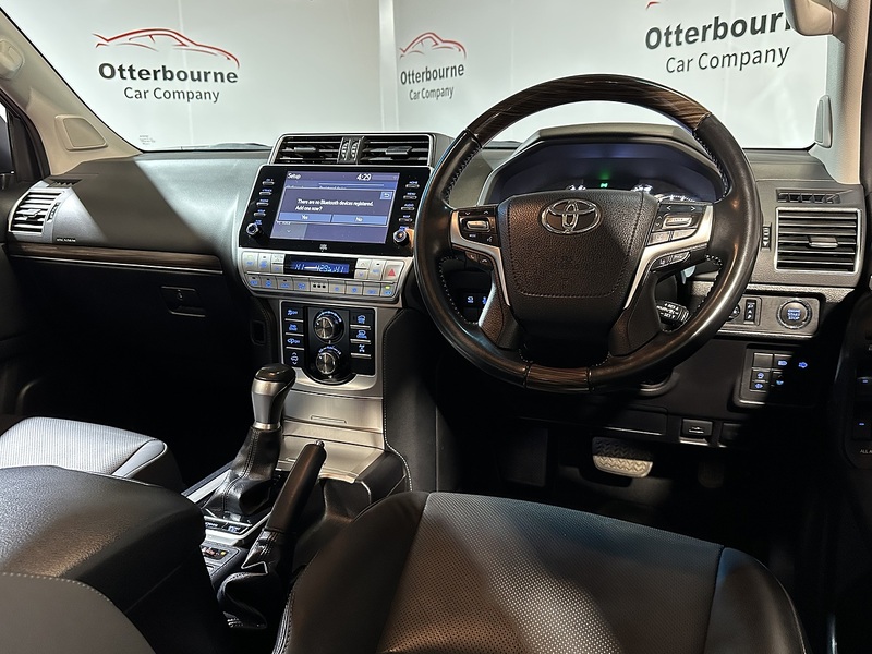 Toyota Land Cruiser D Invincible - U1245