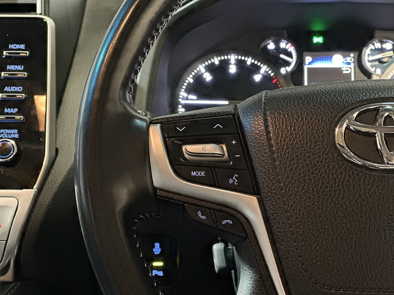 Toyota Land Cruiser D Invincible - U1245