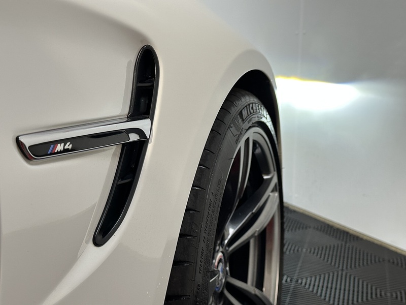 BMW M4 BiTurbo - U1253