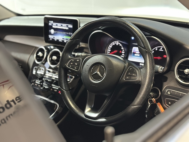 Mercedes-Benz C Class C350e Sport - U1259