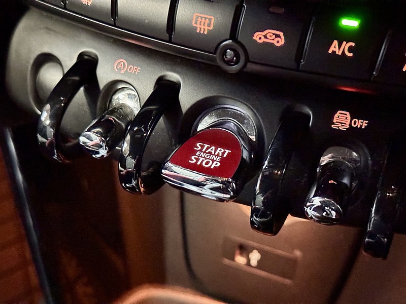 MINI Hatch John Cooper Works - U1260