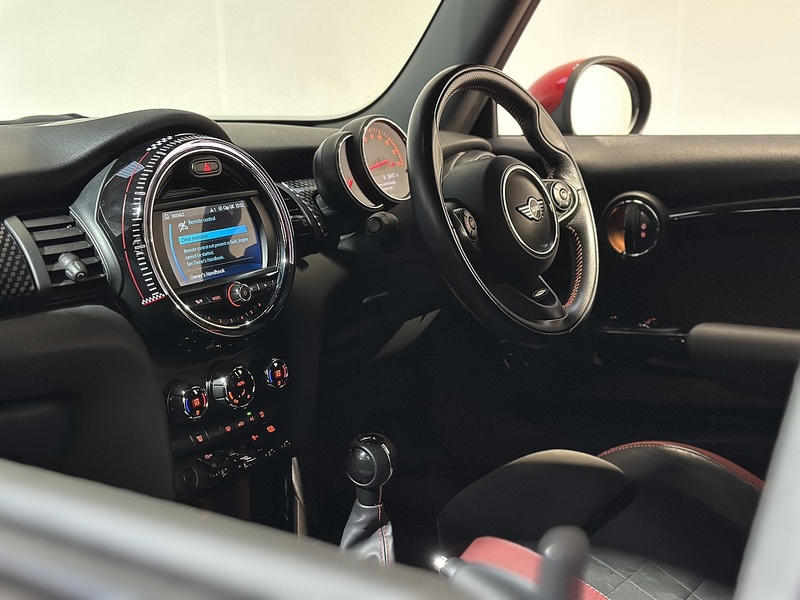 MINI Hatch John Cooper Works - U1260