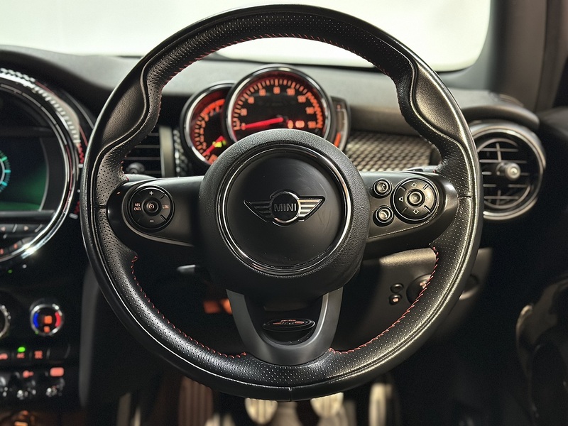 MINI Hatch John Cooper Works - U1260