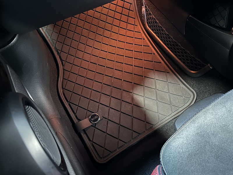 MINI Hatch John Cooper Works - U1260