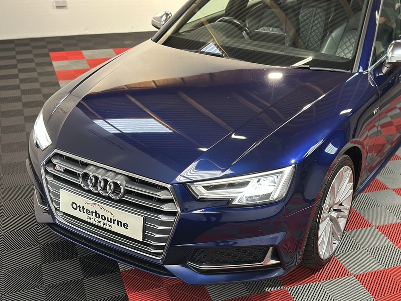 Audi S4 Avant TFSI V6 - U1264