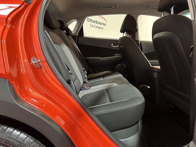 Hyundai KONA T-GDi SE - U1265