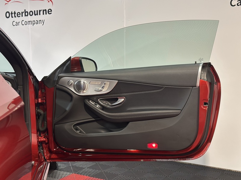 Mercedes-Benz C Class C300 AMG Line - U1268