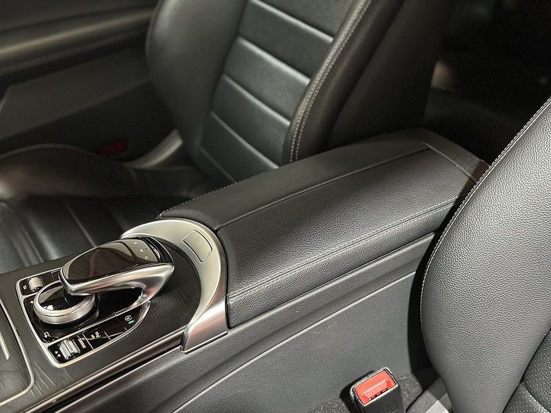 Mercedes-Benz C Class C300 AMG Line - U1268