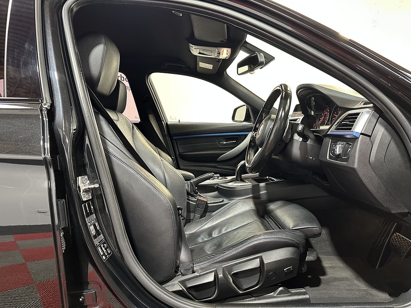 BMW 3 Series 330d M Sport - U1277