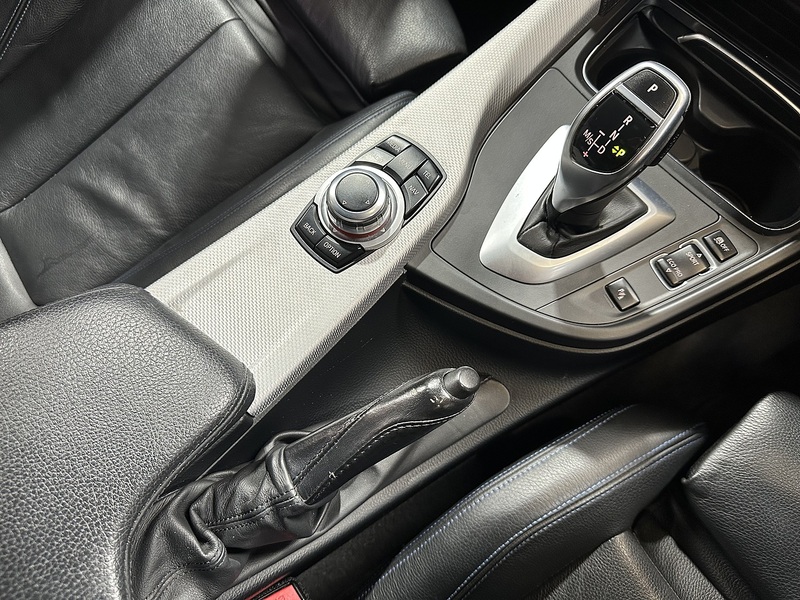 BMW 3 Series 330d M Sport - U1277