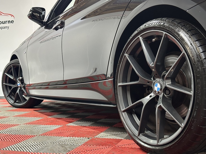 BMW 3 Series 330d M Sport - U1277