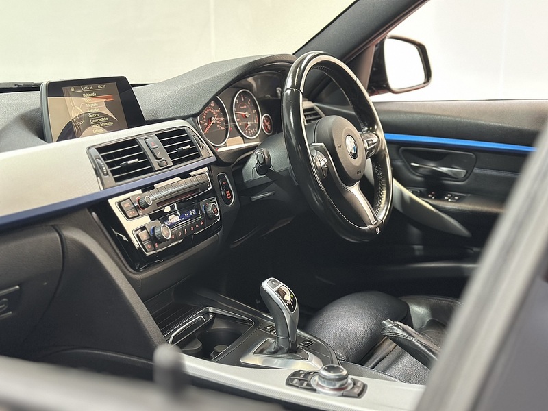 BMW 3 Series 330d M Sport - U1277