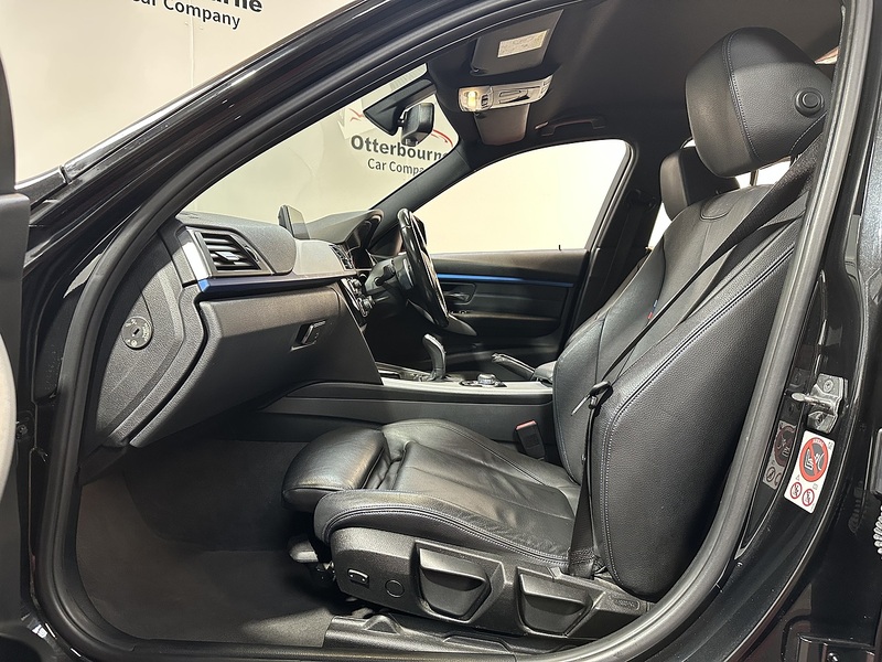 BMW 3 Series 330d M Sport - U1277