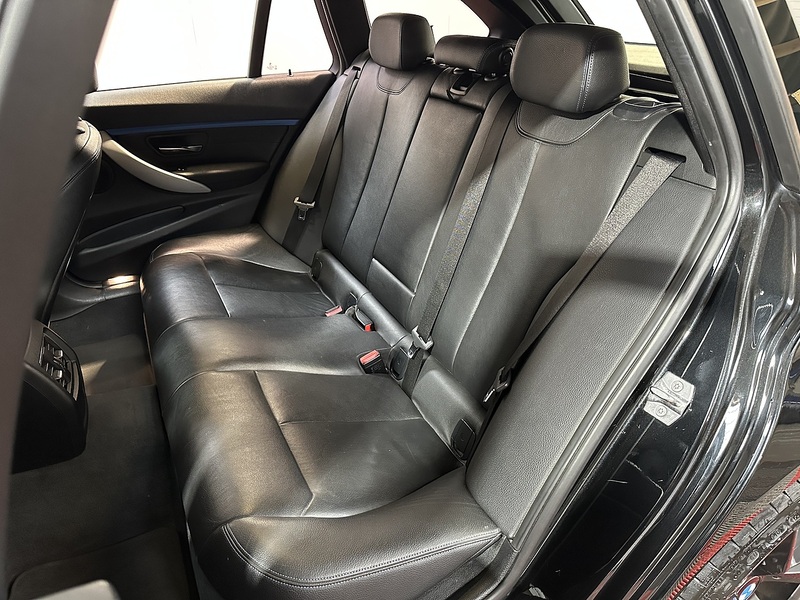 BMW 3 Series 330d M Sport - U1277