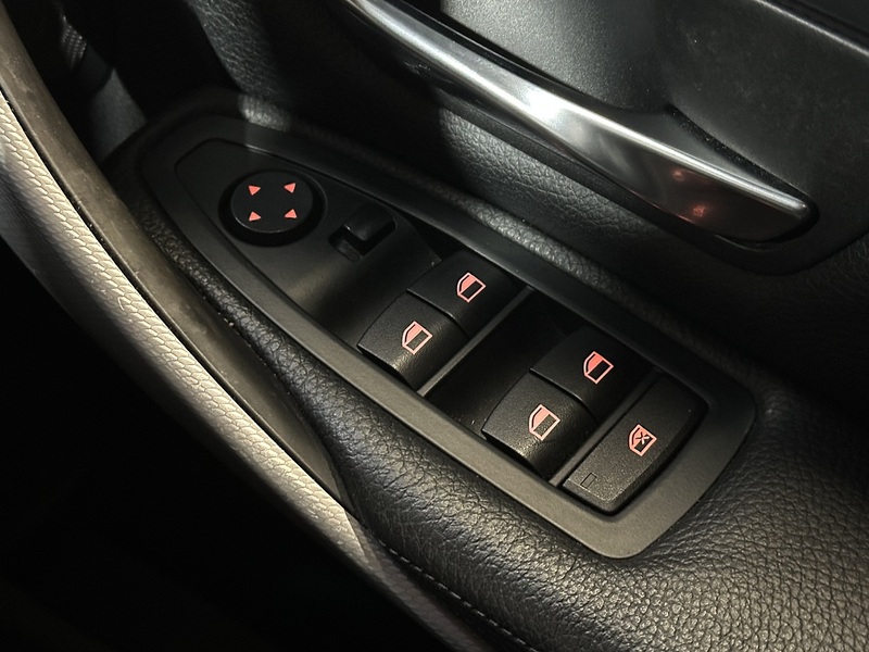 BMW 3 Series 320i M Sport - U1281