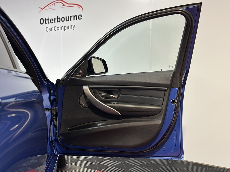 BMW 3 Series 320i M Sport - U1281