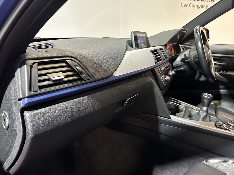 BMW 3 Series 320i M Sport - U1281