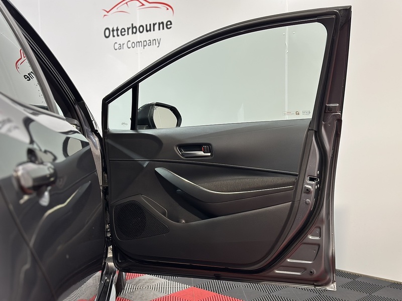 Toyota Corolla VVT-h Icon - U1288