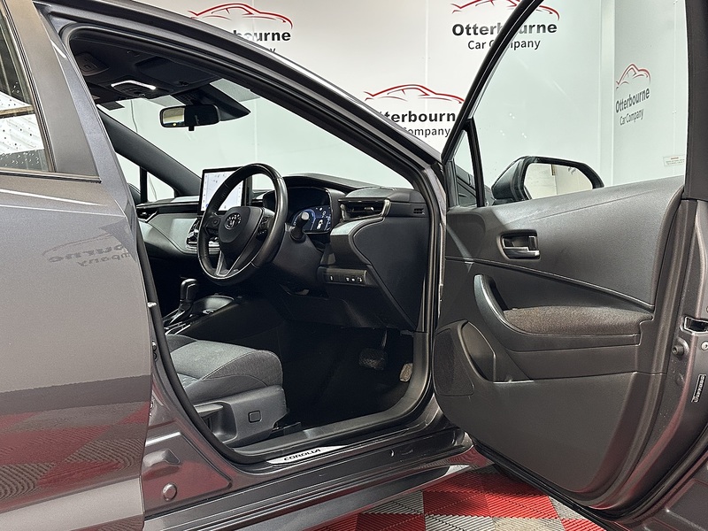 Toyota Corolla VVT-h Icon - U1288