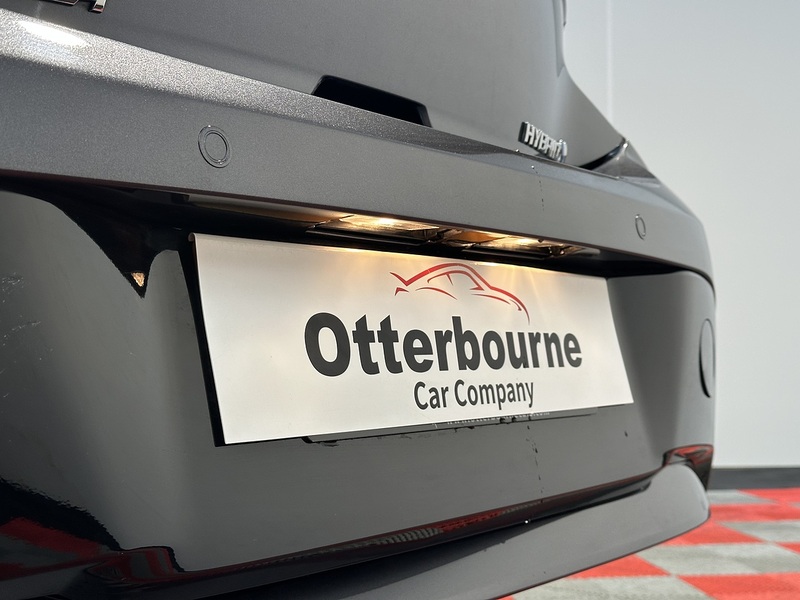 Toyota Corolla VVT-h Icon - U1288