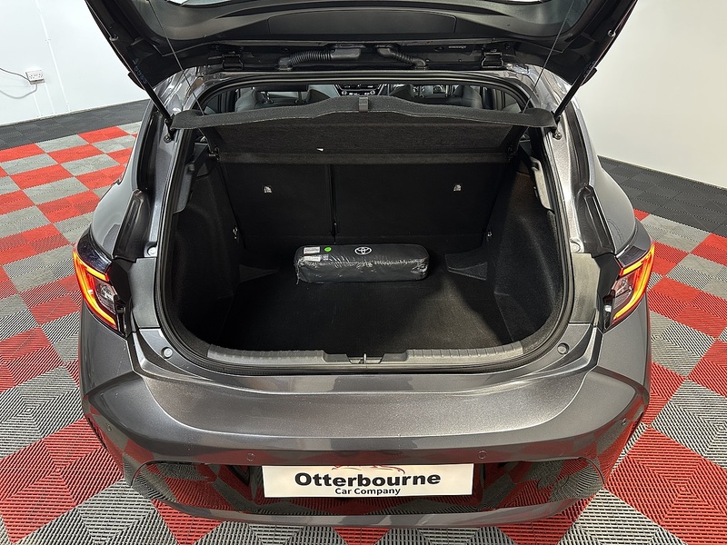 Toyota Corolla VVT-h Icon - U1288