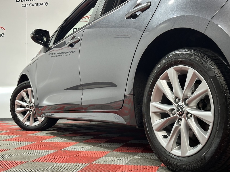 Toyota Corolla VVT-h Icon - U1288