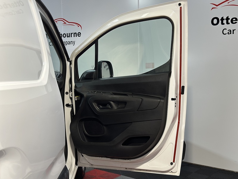 Peugeot Partner BlueHDi 1000 Professional Premium + - U1289