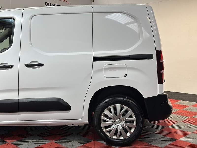 Peugeot Partner BlueHDi 1000 Professional Premium + - U1289