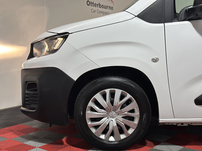 Peugeot Partner BlueHDi 1000 Professional Premium + - U1289