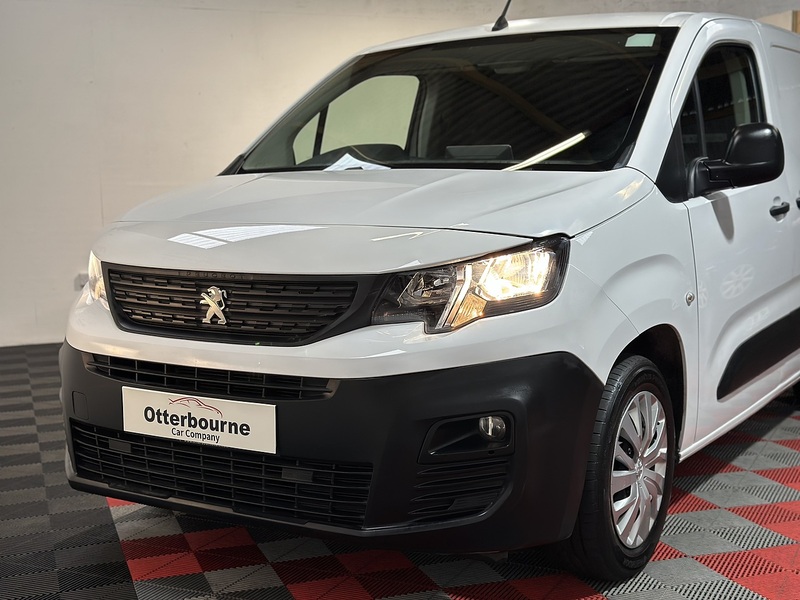 Peugeot Partner BlueHDi 1000 Professional Premium + - U1289