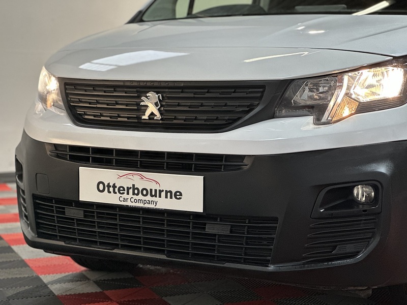 Peugeot Partner BlueHDi 1000 Professional Premium + - U1289