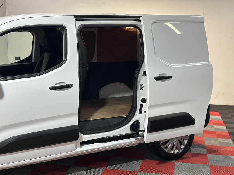 Peugeot Partner BlueHDi 1000 Professional Premium + - U1289