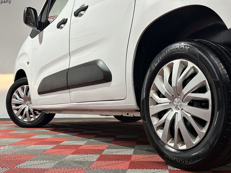 Peugeot Partner BlueHDi 1000 Professional Premium + - U1289