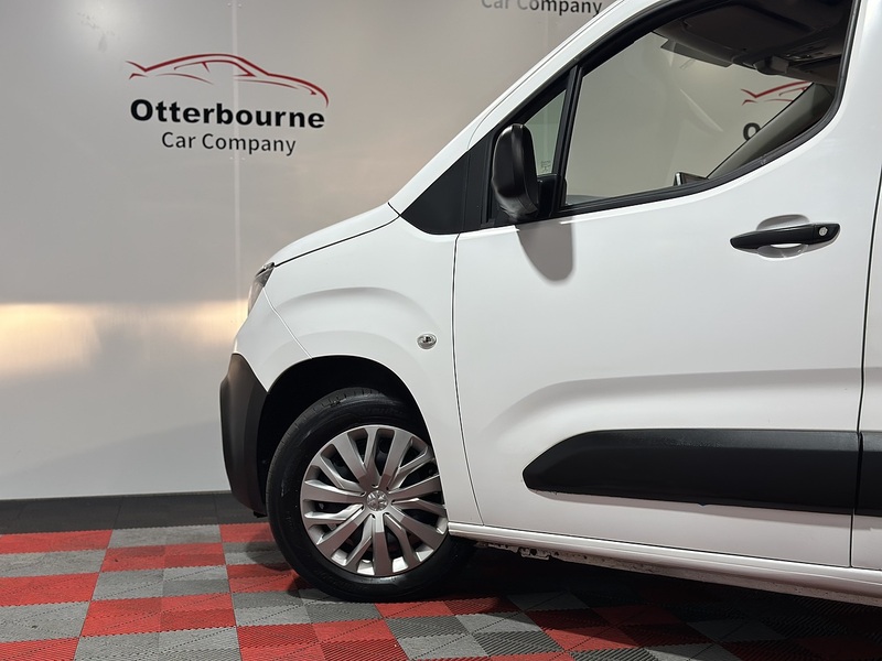 Peugeot Partner BlueHDi 1000 Professional Premium + - U1289