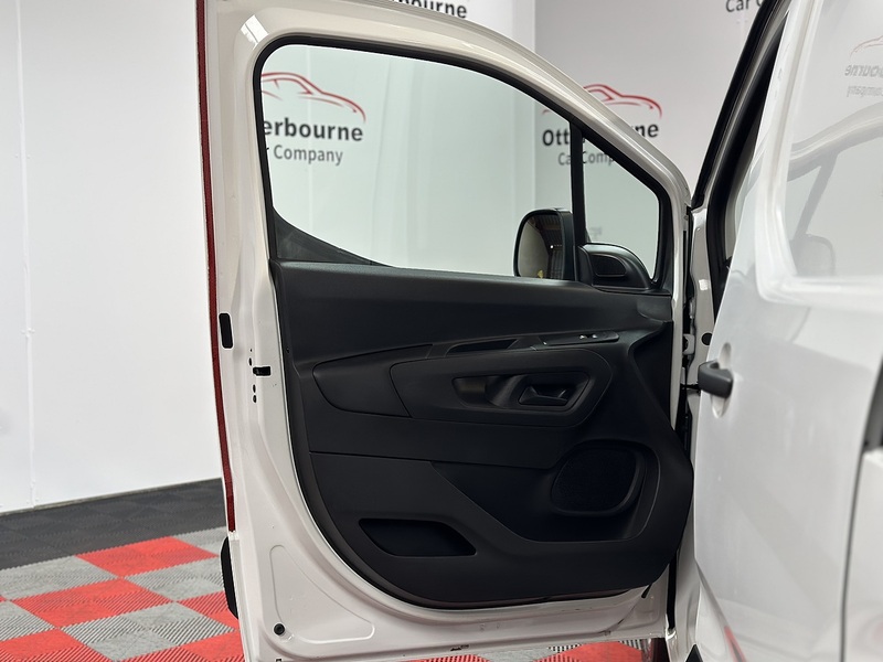 Vauxhall Combo Turbo D 2300 Sportive - U1291