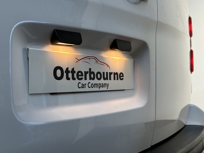 Vauxhall Vivaro Turbo D 2900 Sportive - U1292