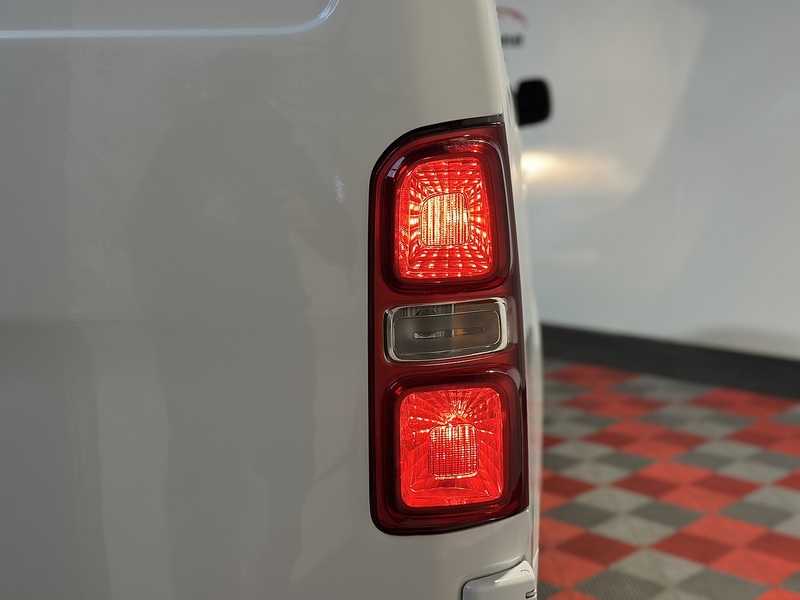 Vauxhall Vivaro Turbo D 2900 Sportive - U1292