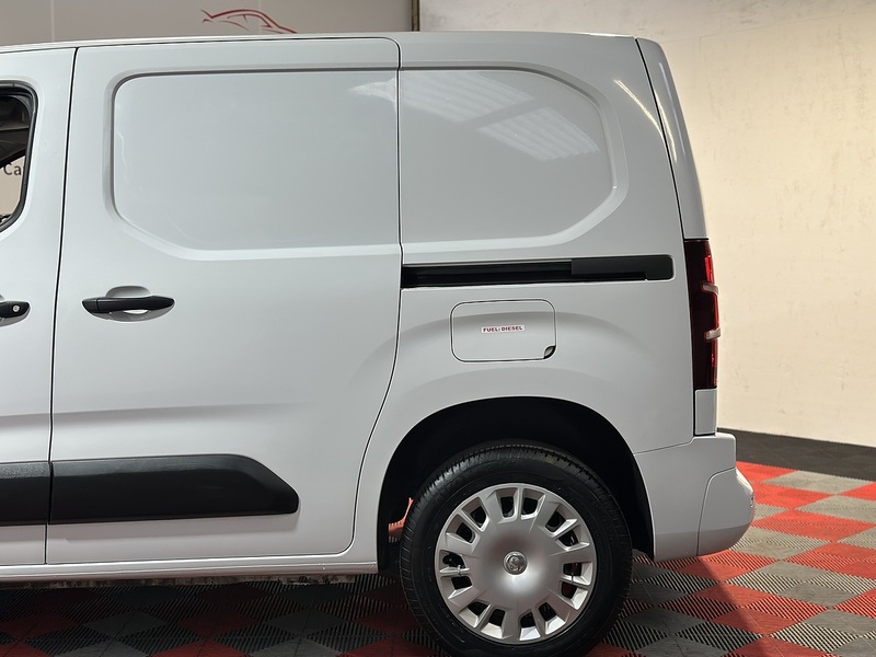 Vauxhall Combo Turbo D 2300 Sportive - U1294