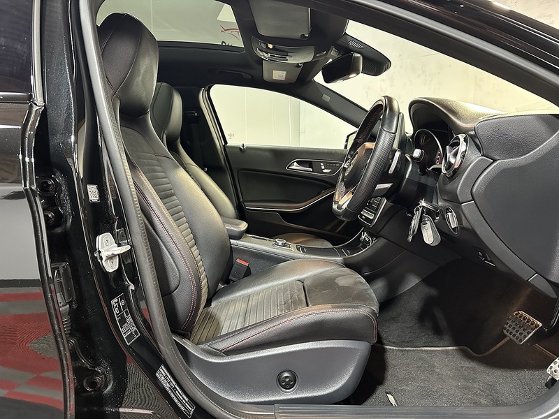 Mercedes-Benz GLA GLA250 AMG Line - U1301