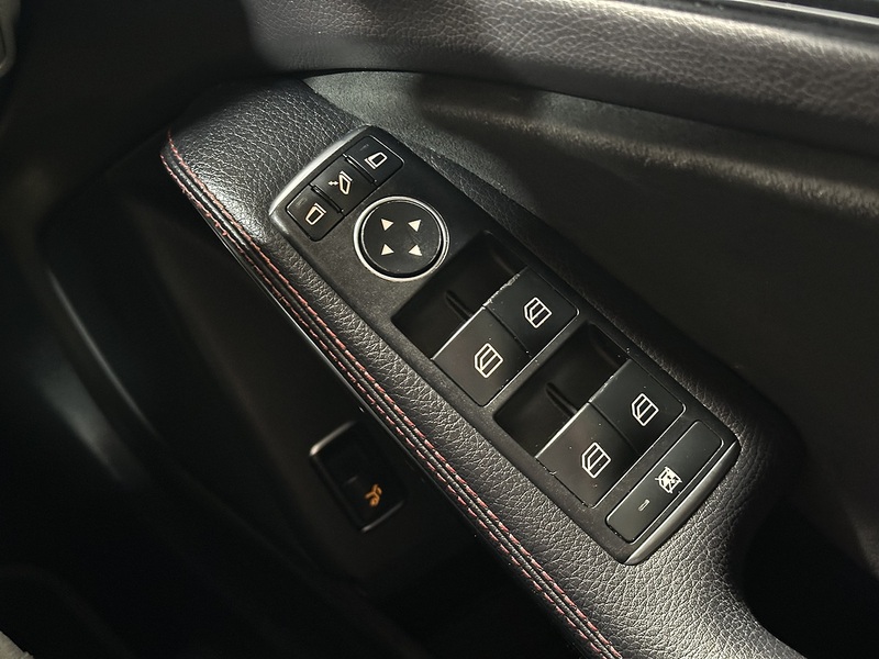 Mercedes-Benz GLA GLA250 AMG Line - U1301