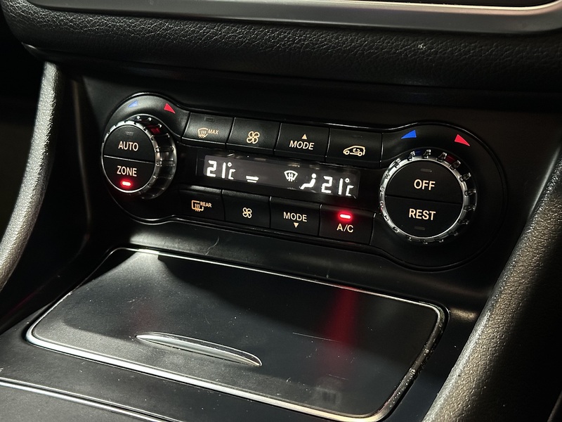 Mercedes-Benz GLA GLA250 AMG Line - U1301