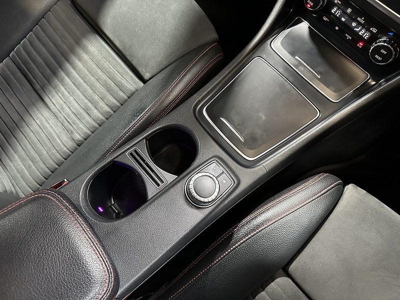 Mercedes-Benz GLA GLA250 AMG Line - U1301