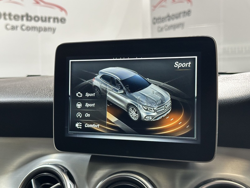 Mercedes-Benz GLA GLA250 AMG Line - U1301