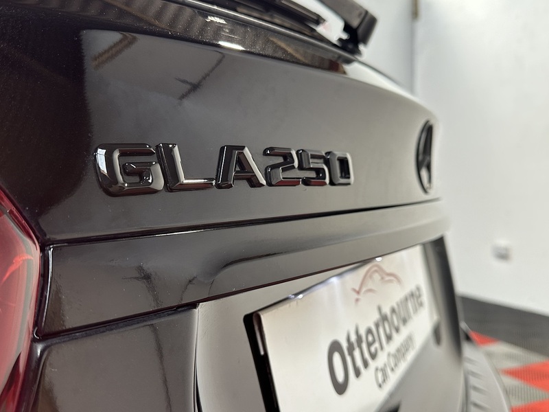 Mercedes-Benz GLA GLA250 AMG Line - U1301