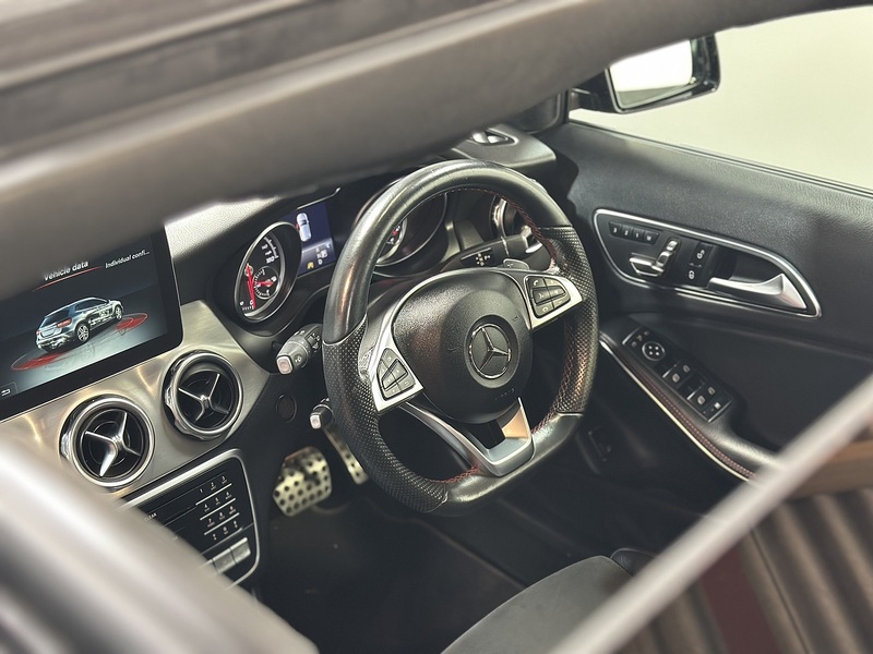 Mercedes-Benz GLA GLA250 AMG Line - U1301