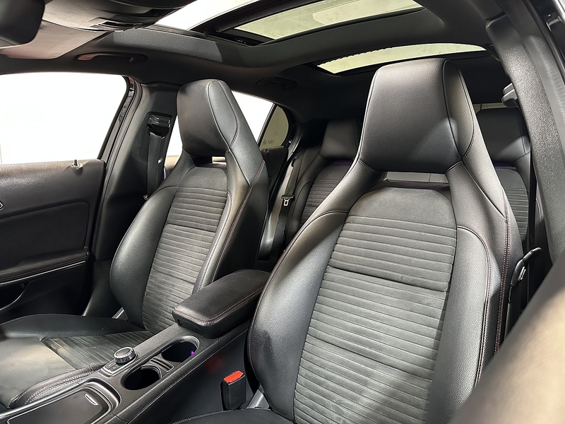 Mercedes-Benz GLA GLA250 AMG Line - U1301