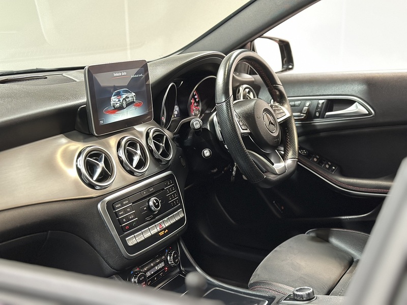Mercedes-Benz GLA GLA250 AMG Line - U1301